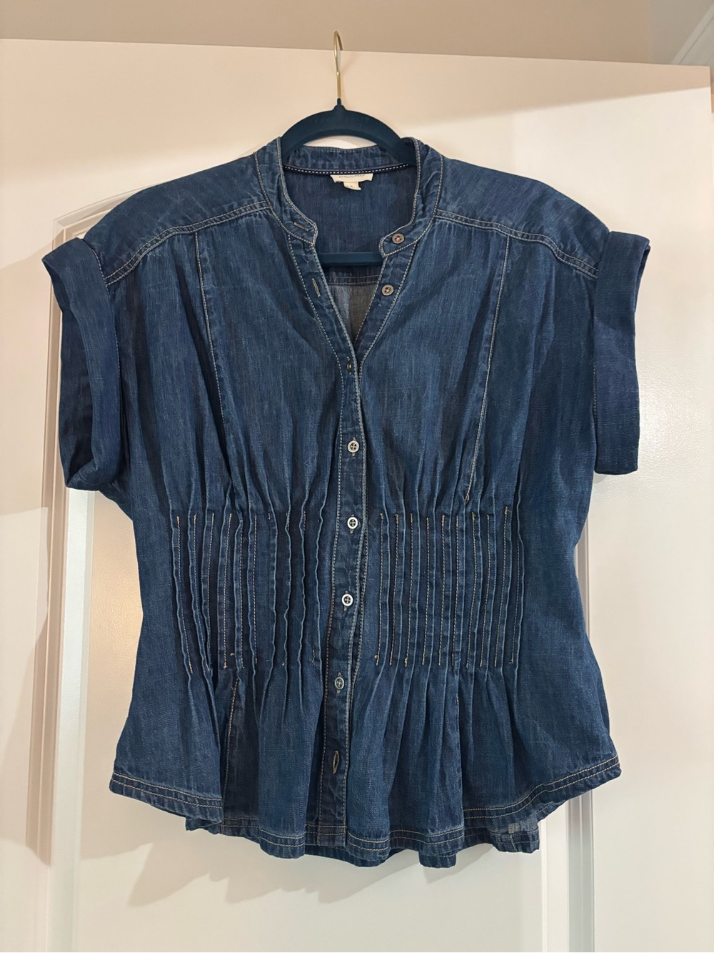 Pilcro Anthropologie The Linden Denim Pleated Waisted
Indigo Denim Blouse